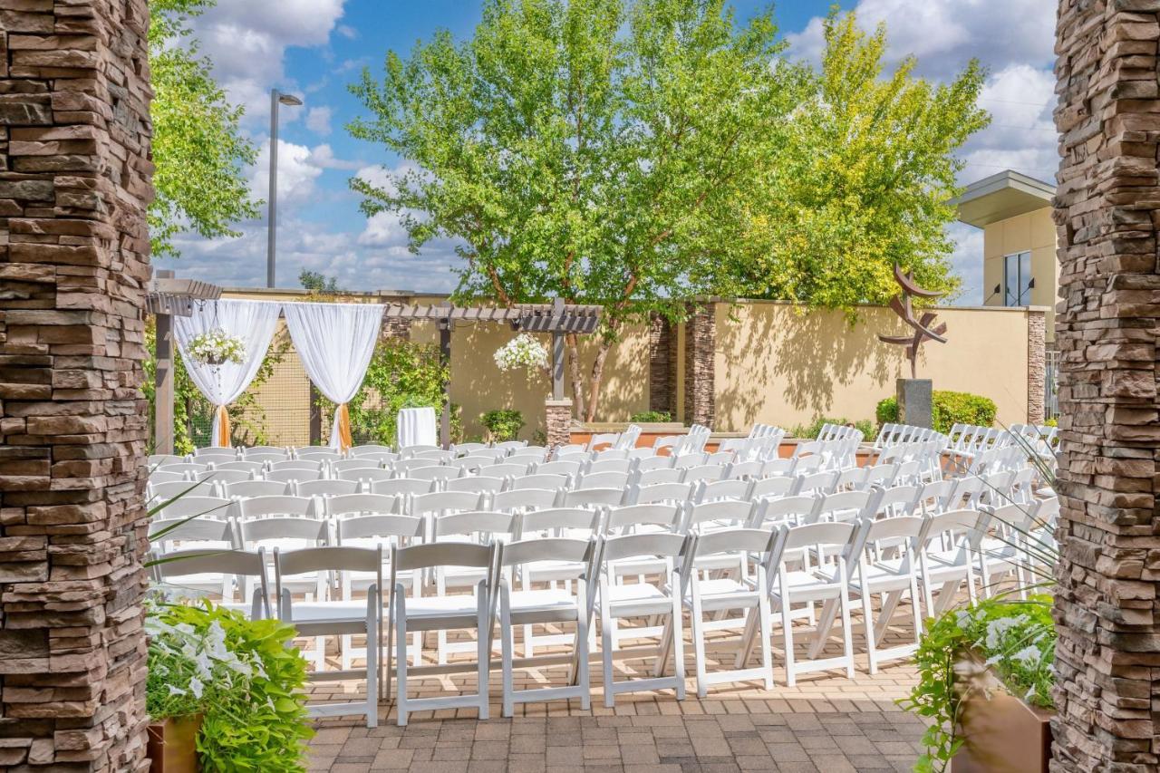 Courtyard Mankato Hotel & Event Center Exterior foto